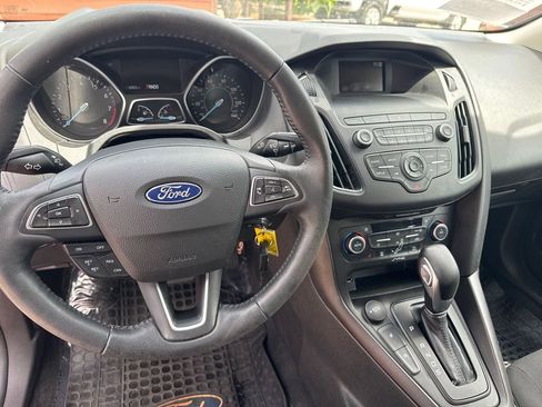 Used 2018 Ford Focus SE w/ Cold Weather Package image 11