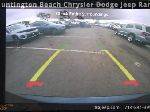 Used 2023 Chrysler Pacifica Touring-L image 29