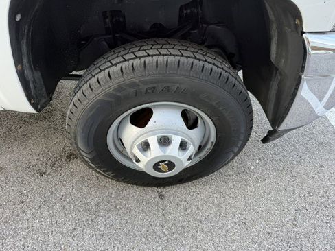 Used 2011 Chevrolet Silverado 3500 W/T image 15