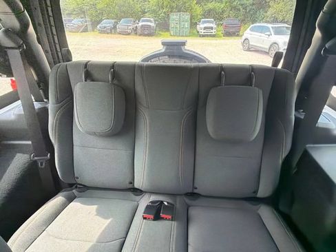 Used 2024 Jeep Wrangler Sport AWD/4WD image 10