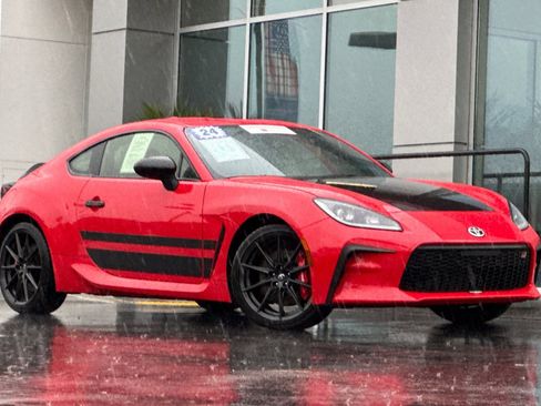 Certified 2024 Toyota GR86 TRUENO Edition image 2