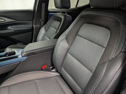 Used 2024 Chevrolet Equinox EV LT FWD image 10