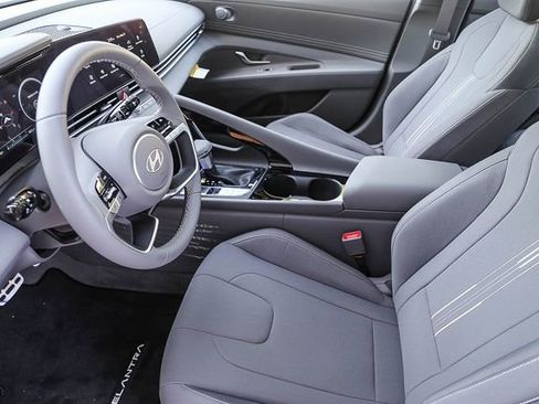 New 2025 Hyundai Elantra SEL FWD image 19