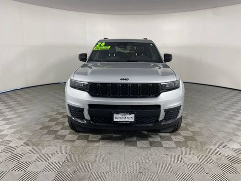 Used 2024 Jeep Grand Cherokee L Altitude AWD/4WD image 17