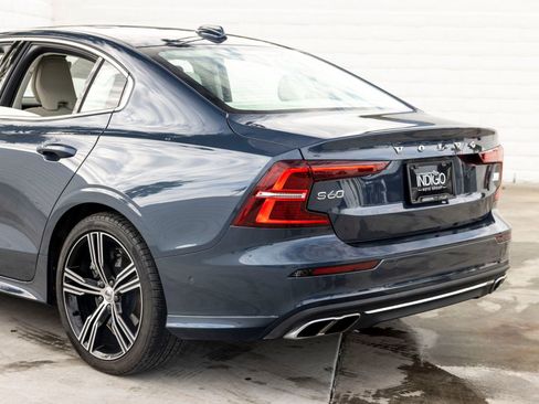 Used 2022 Volvo S60 T8 Inscription w/ Advanced Package image 8