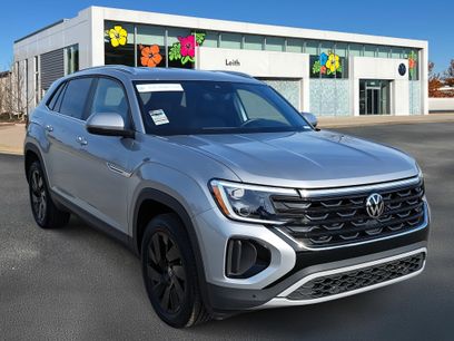 Certified 2025 Volkswagen Atlas Cross Sport SE w/ Black Wheel Package