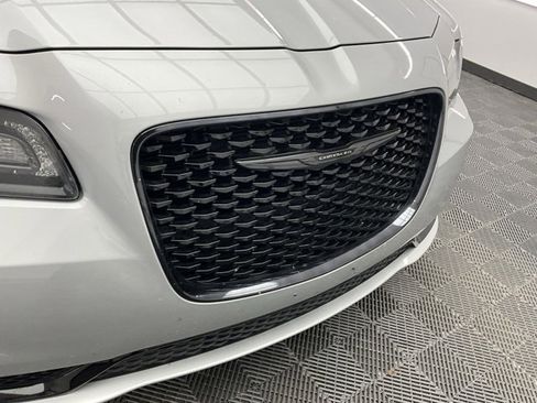 Used 2021 Chrysler 300 Touring w/ Sport Appearance Package image 28