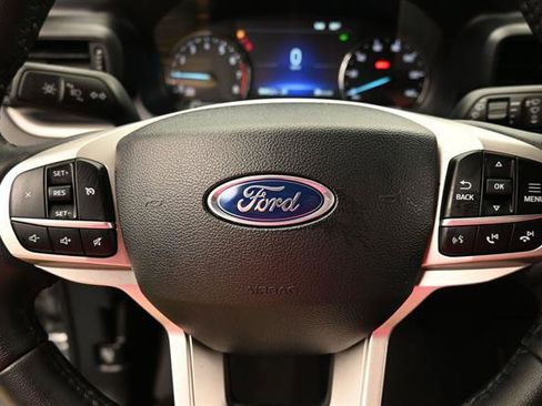 Certified 2024 Ford Explorer XLT RWD image 10