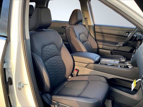 New 2026 Nissan Pathfinder SV image 9