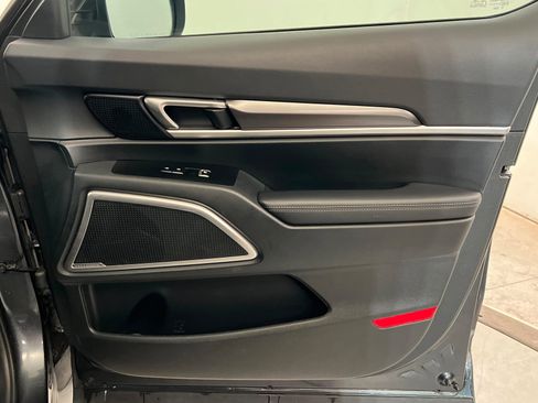 Used 2024 Kia Telluride S w/ S Sunroof Package image 24