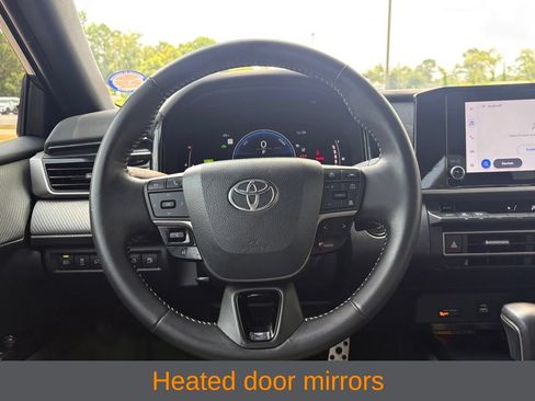 Used 2025 Toyota Camry SE FWD image 10