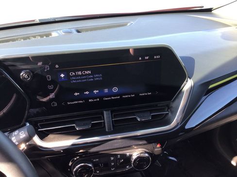 Used 2024 Chevrolet Trax ACTIV w/ Driver Confidence Package image 14