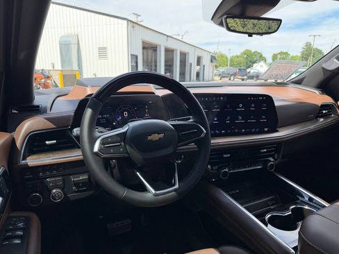 Used 2026 Chevrolet Tahoe High Country AWD/4WD image 21