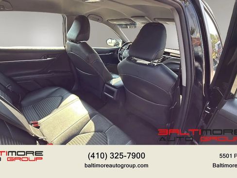 Used 2018 Toyota Camry SE FWD image 20