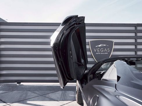 Used 2020 McLaren 720S Spider RWD image 30