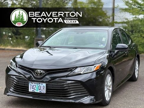 Used 2018 Toyota Camry LE FWD image 1