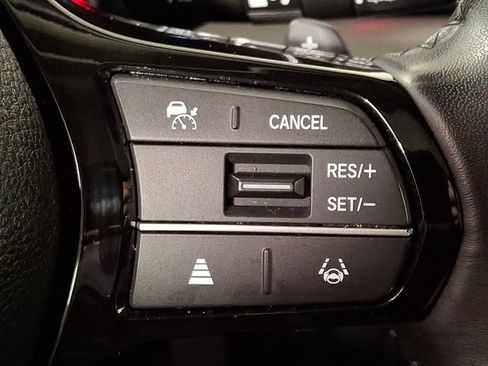 Used 2025 Honda Pilot Touring image 24