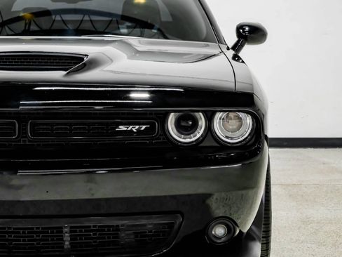Used 2016 Dodge Challenger SRT image 47