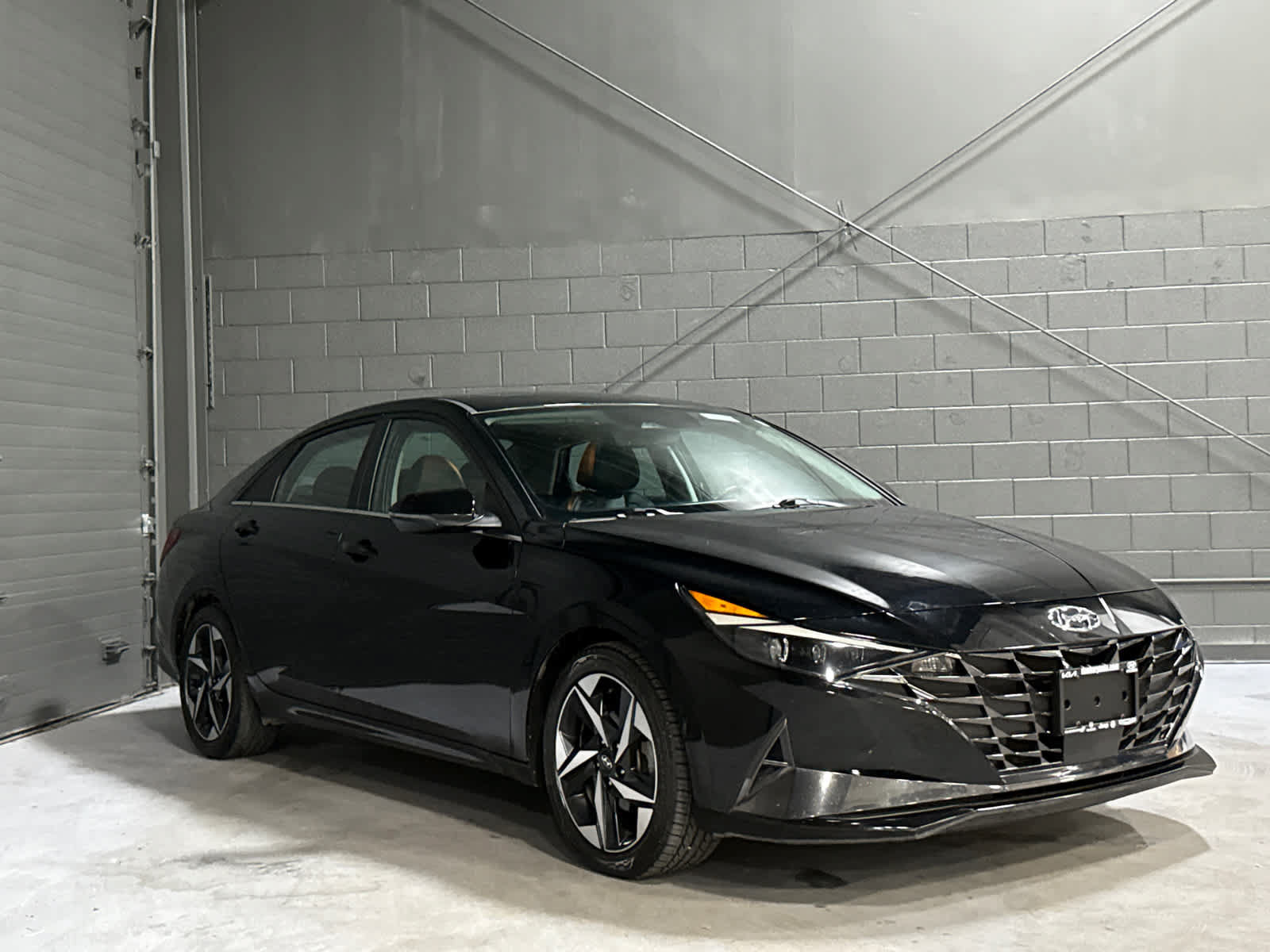 Used 2022 Hyundai Elantra Limited FWD image 1