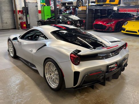 Used 2020 Ferrari 488 Pista Coupe RWD image 11