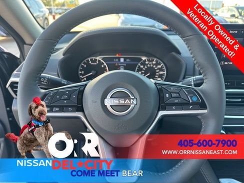 Used 2025 Nissan Altima 2.5 SL FWD image 24