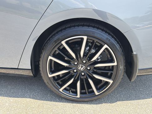 Used 2025 Honda Accord Touring image 18