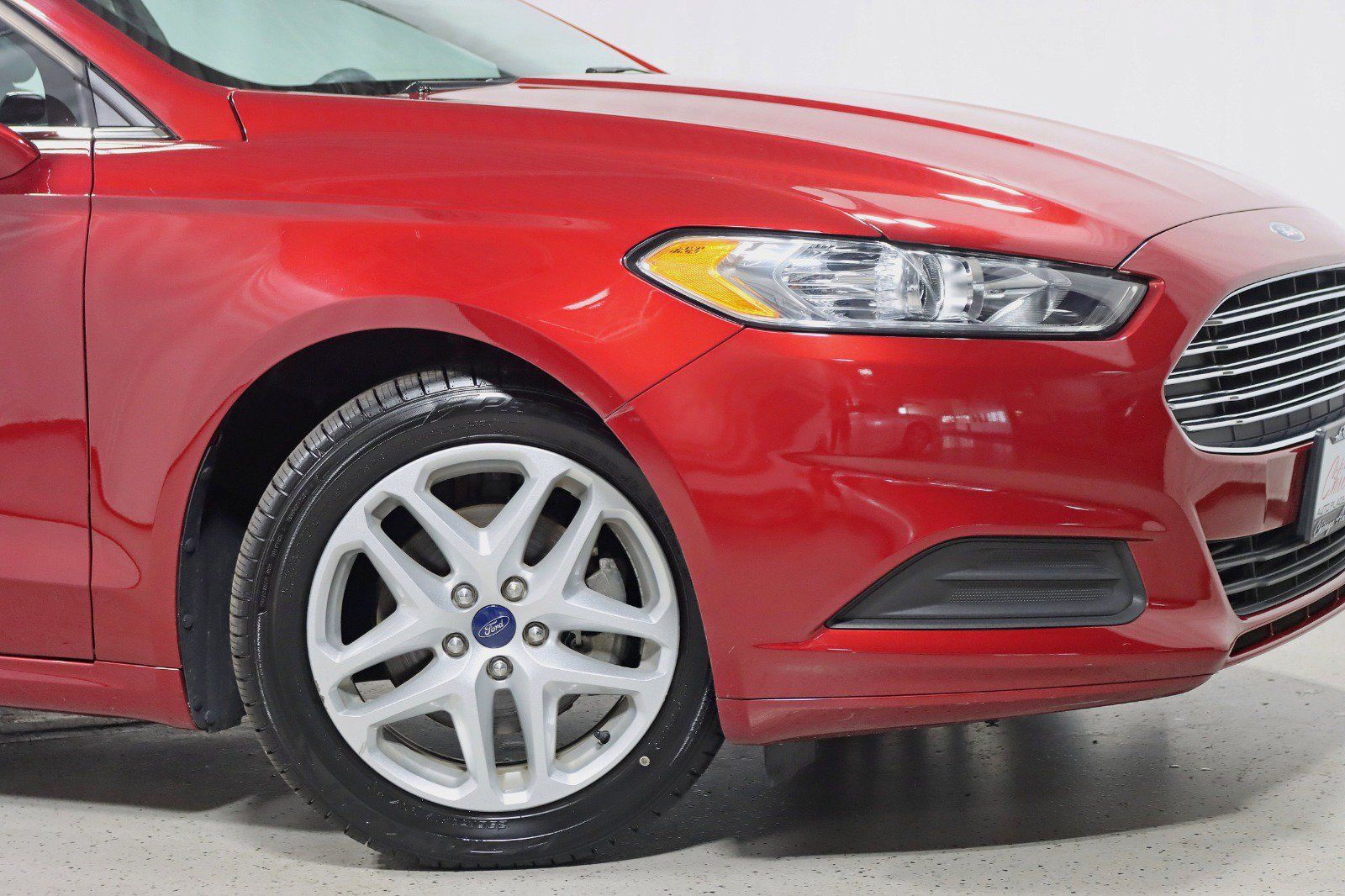 Used 2016 Ford Fusion SE FWD image 5