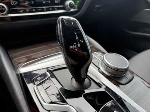 Used 2021 BMW 540i w/ Premium Package RWD image 19
