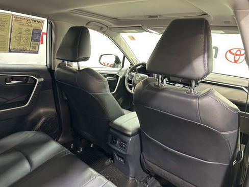 Used 2023 Toyota RAV4 XLE Premium image 16