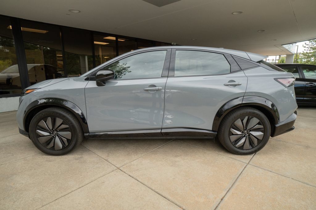 Used 2024 Nissan Ariya AWD image 4