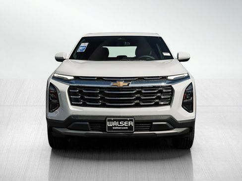 New 2026 Chevrolet Equinox LT FWD image 2