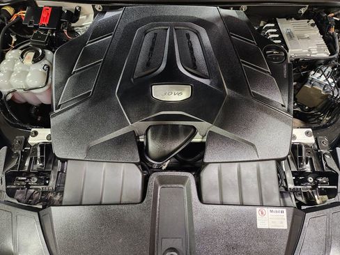 Used 2019 Porsche Cayenne image 54