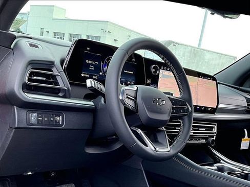 New 2026 Chevrolet Traverse LT image 8