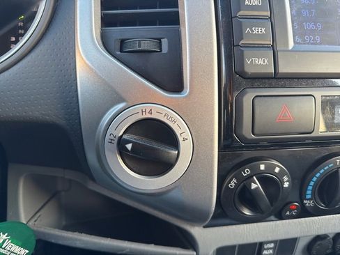 Used 2013 Toyota Tacoma 4x4 Access Cab image 20