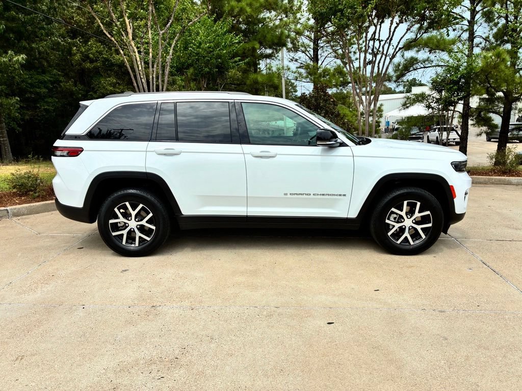 Used 2024 Jeep Grand Cherokee Limited AWD/4WD image 6