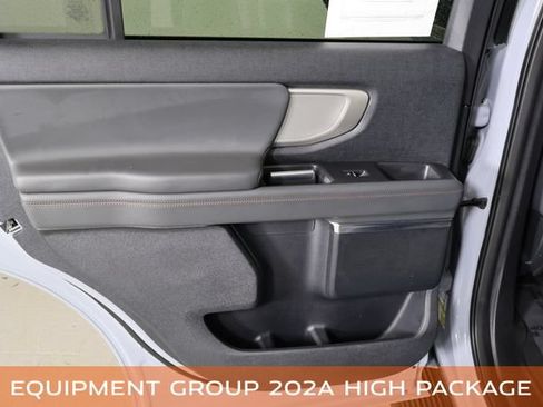 Used 2025 Ford Expedition Active AWD/4WD image 16