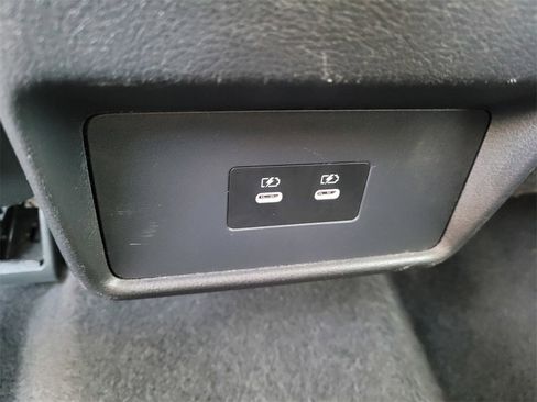 Used 2024 Nissan Rogue SV image 10