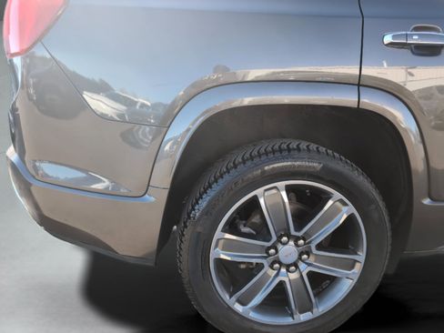 Used 2019 GMC Acadia Denali image 14