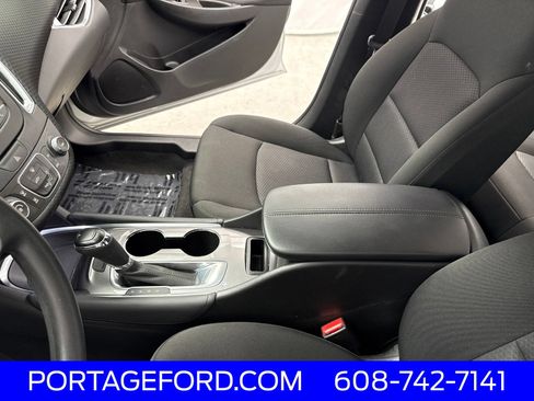 Used 2018 Chevrolet Malibu LT FWD image 18