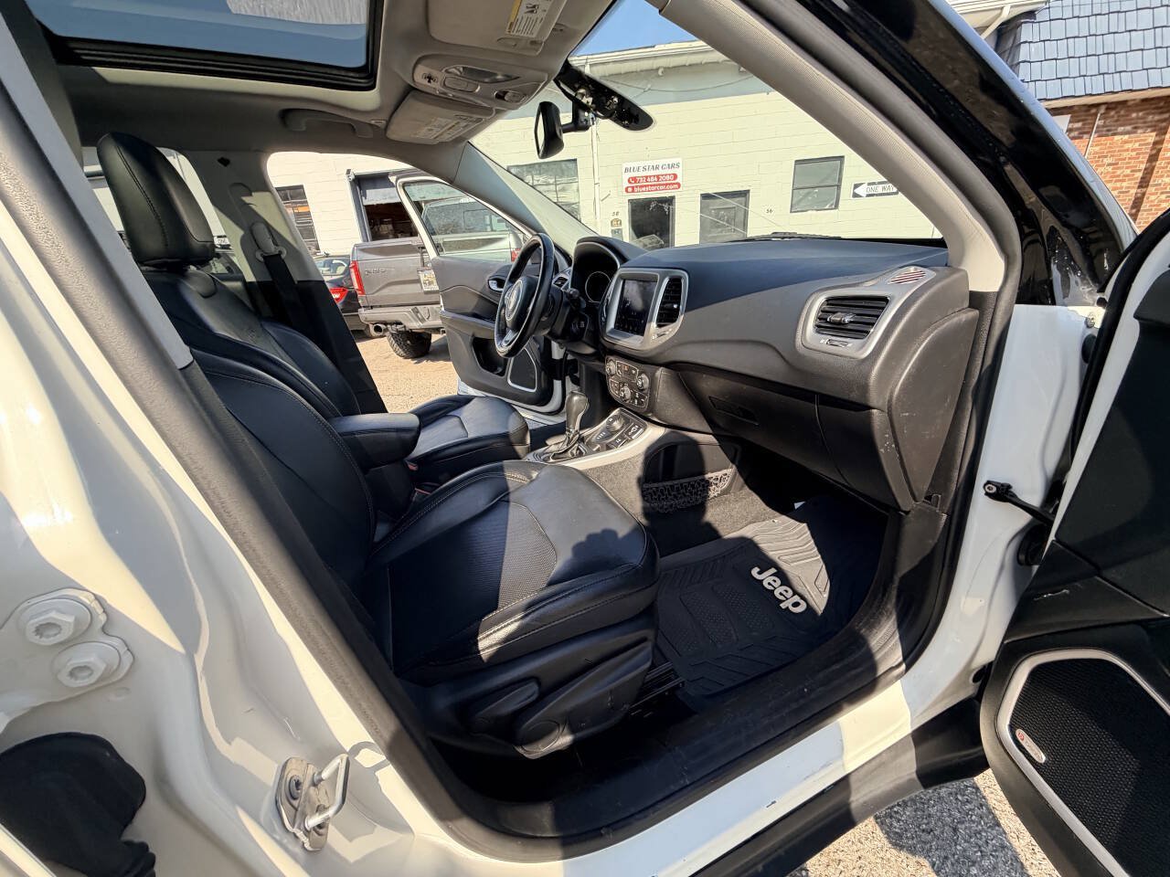 Used 2018 Jeep Compass Sport FWD image 11