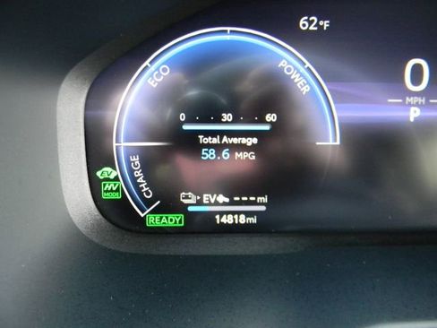 Used 2025 Toyota RAV4 XSE w/ Weather Package AWD/4WD image 11