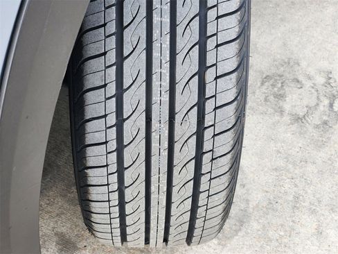 Used 2024 Nissan Kicks SR image 12