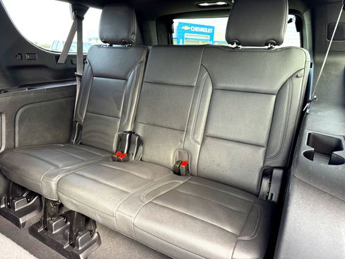 Used 2024 Chevrolet Suburban LT image 17
