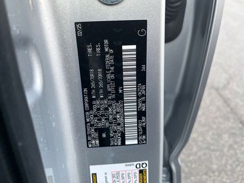 Used 2025 Toyota 4Runner TRD Off-Road image 28