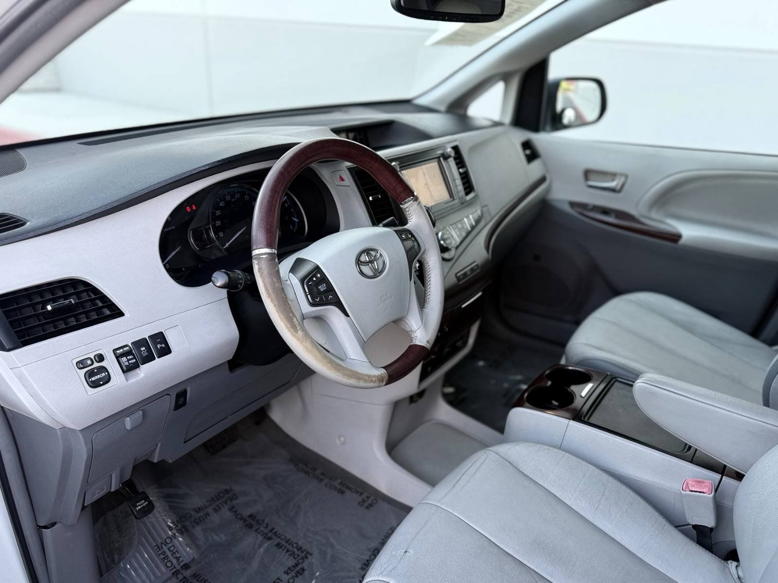 Used 2012 Toyota Sienna Limited w/ Premium Pkg FWD image 46