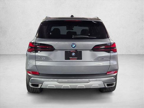New 2026 BMW X5 xDrive50e w/ Climate Comfort Package image 7