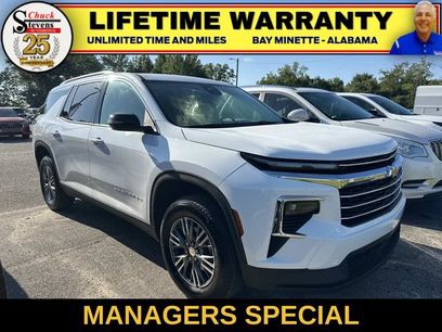Used 2025 Chevrolet Traverse LT