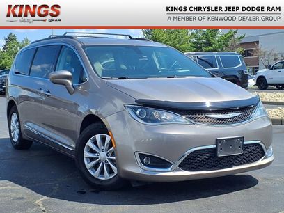Used 2017 Chrysler Pacifica Touring-L