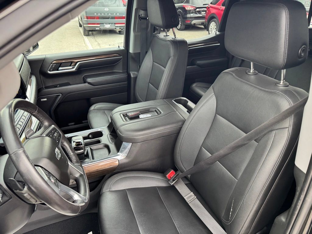 Used 2022 Chevrolet Silverado 1500 RST w/ Convenience Package II AWD/4WD image 25