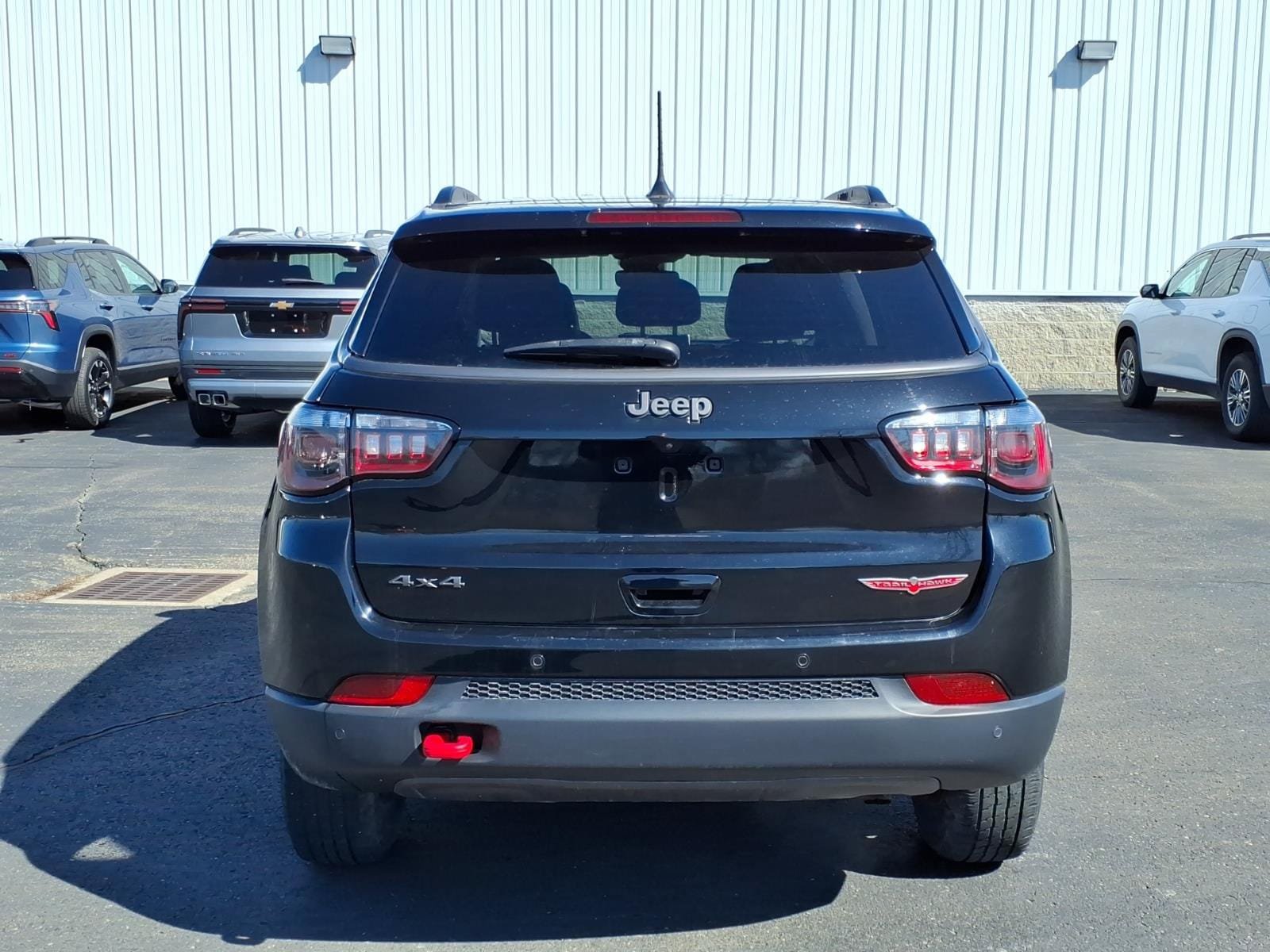 Used 2022 Jeep Compass Trailhawk w/ Trailhawk Convenience Group AWD/4WD image 6